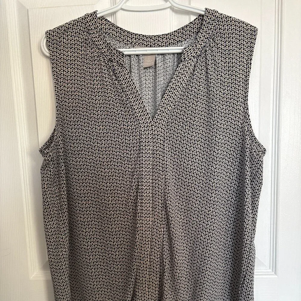 H&M Top - Picture 1 of 4